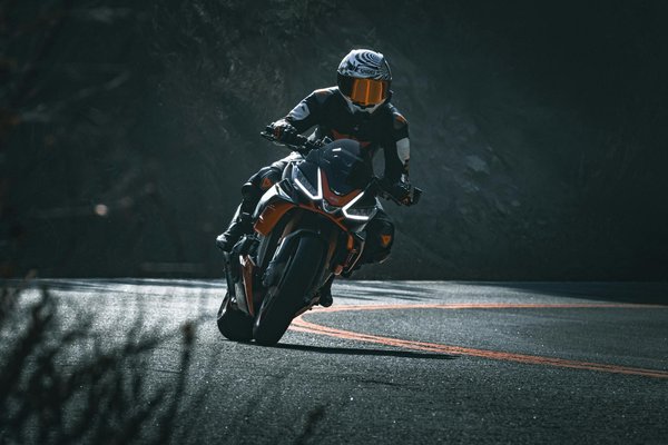 Concessionnaire de bateaux : votre expert en navigation à bandol